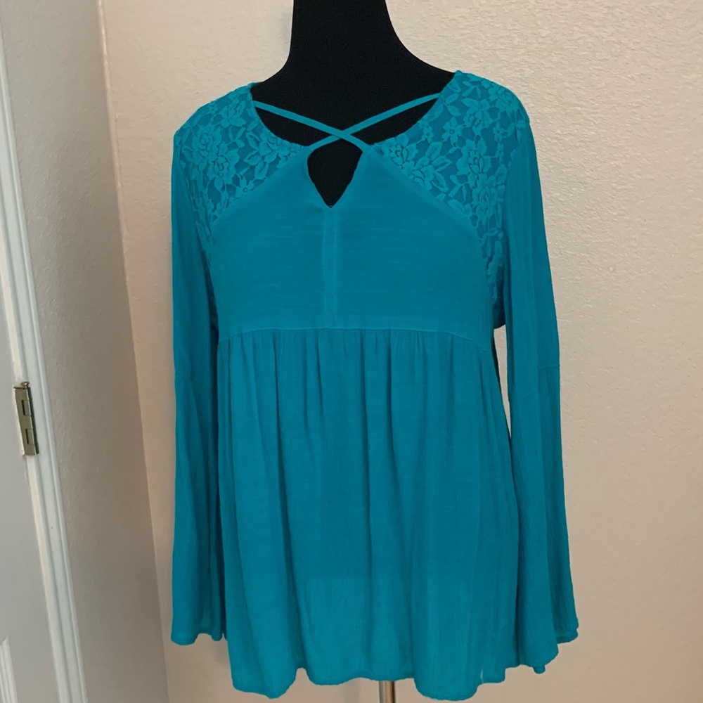 Como Vintage Gorgeous turquoise blue tunic, long sleeve.